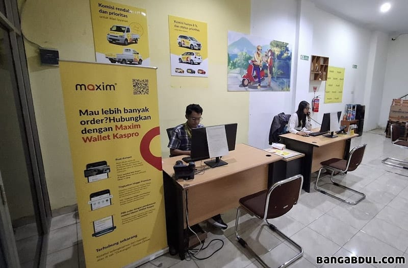 jam operasional kantor maxim jogja